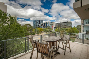 London Circuit City Hideaway, Canberra